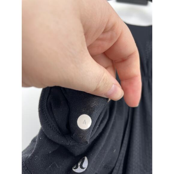 Lululemon Top Womens 4 Tank No Limits Black Racerback Built In Bra Athletic - Picture 4 of 4